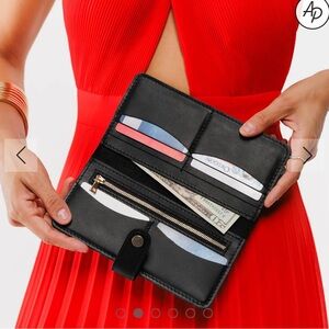 Portland Leather bi-fold wallet- black